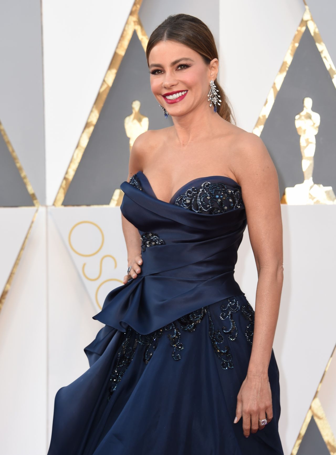 Sofia Vergara in Navy Blue Marchesa Dress at the 2016 Oscars