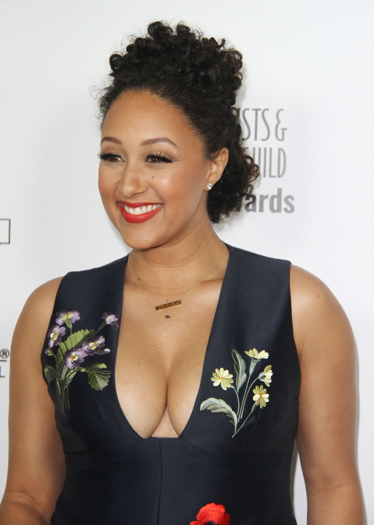 tamera-mowry-the-2016-make-up-artist-hair-stylist-guild-awards-in-los-angeles-3