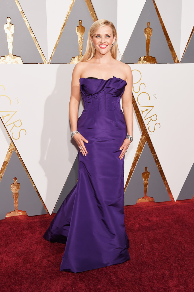 reese-witherspoon-2016-oscars-oscar-dela-renta-gown