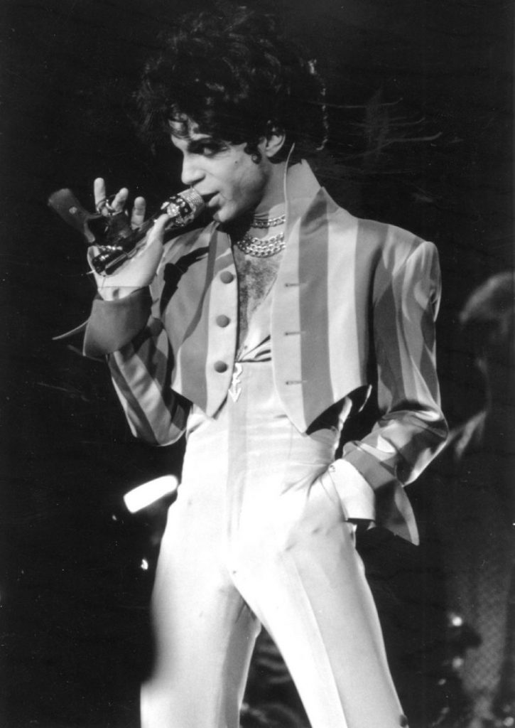 Prince-1994-Radio-City-Music-Hall-800x1130