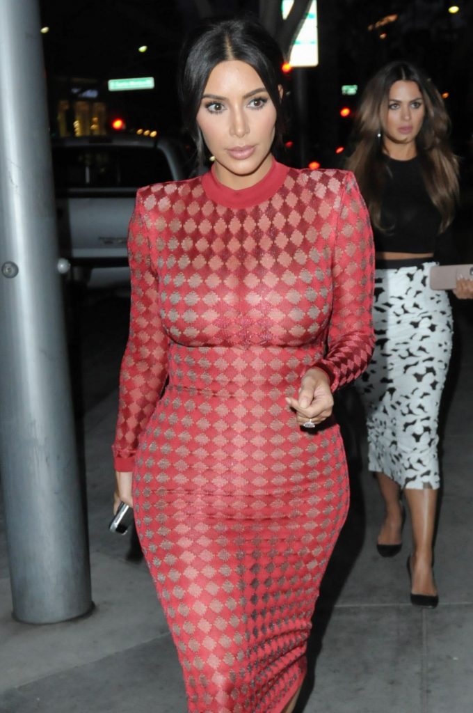 kim-kardashian-flaming-hot-going-to-dinner-with-a-friend-in-the-90210-beverly-hills-4-28-2016-2