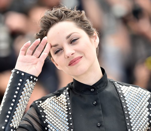 marion-cotillard-in-j-w-anderson-at-its-only-the-end-of-the-world-cannes-2016-photocall
