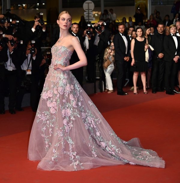 elle-fanning-in-zuhair-murad-at-the-neon-demon-69th-cannes-film-festival-premiere