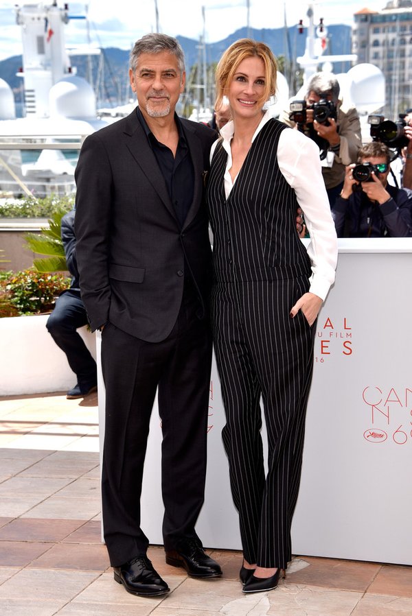 julia-roberts-in-givenchy-at-the-money-monster-69th-cannes-film-festival-photocall