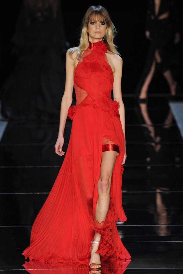 rosie-huntington-whiteley-in-alexandre-vauthier-at-unknown-girl-la-fille-inconnue-69th-cannes-film-festival-premiere