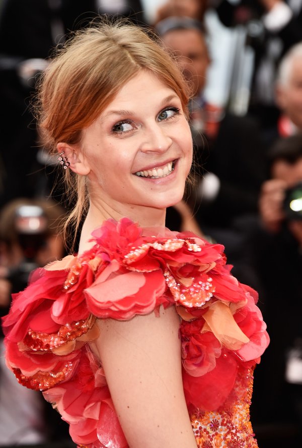 clemence-pose-in-chanel-couture-at-the-69th-cannes-film-festival-closing-ceremony