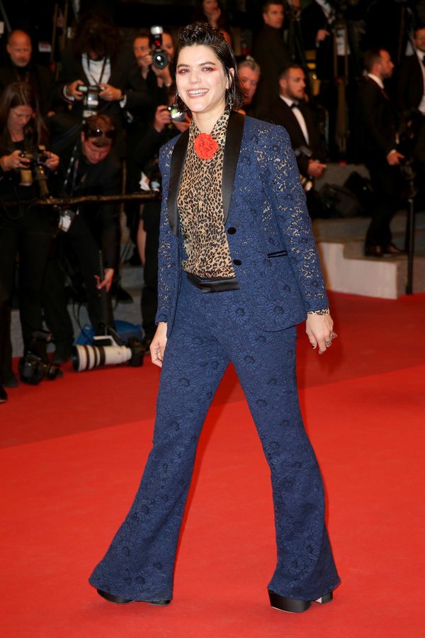 soko-in-gucci-its-only-the-end-of-the-world-premiere-at-cannes-2016