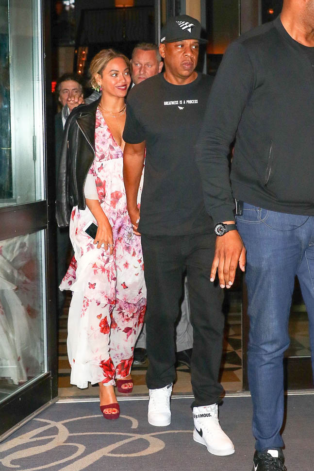beyonce-in-saint-laurent-and-gambia-at-dinner-with-jayz-out-in-new-york