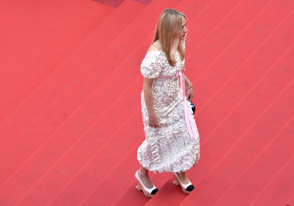 chloe-sevigny-in-chanel- at-patterson-69th-cannes-film-festival-premiere