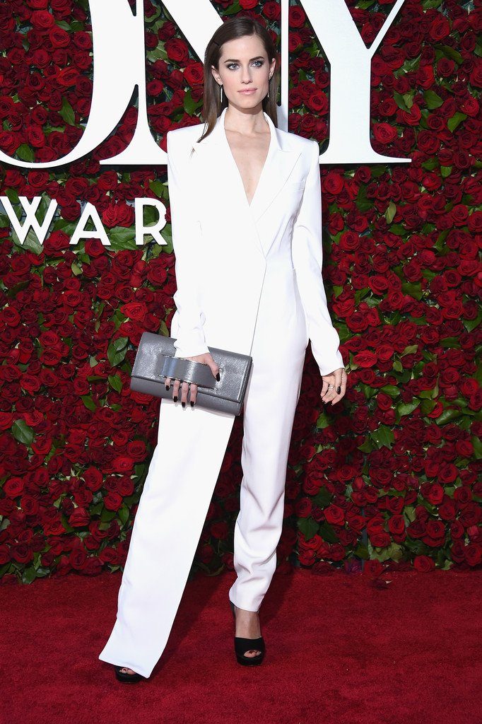 allison-williams-in-dkny-at-the-70th-annual-tony-awards