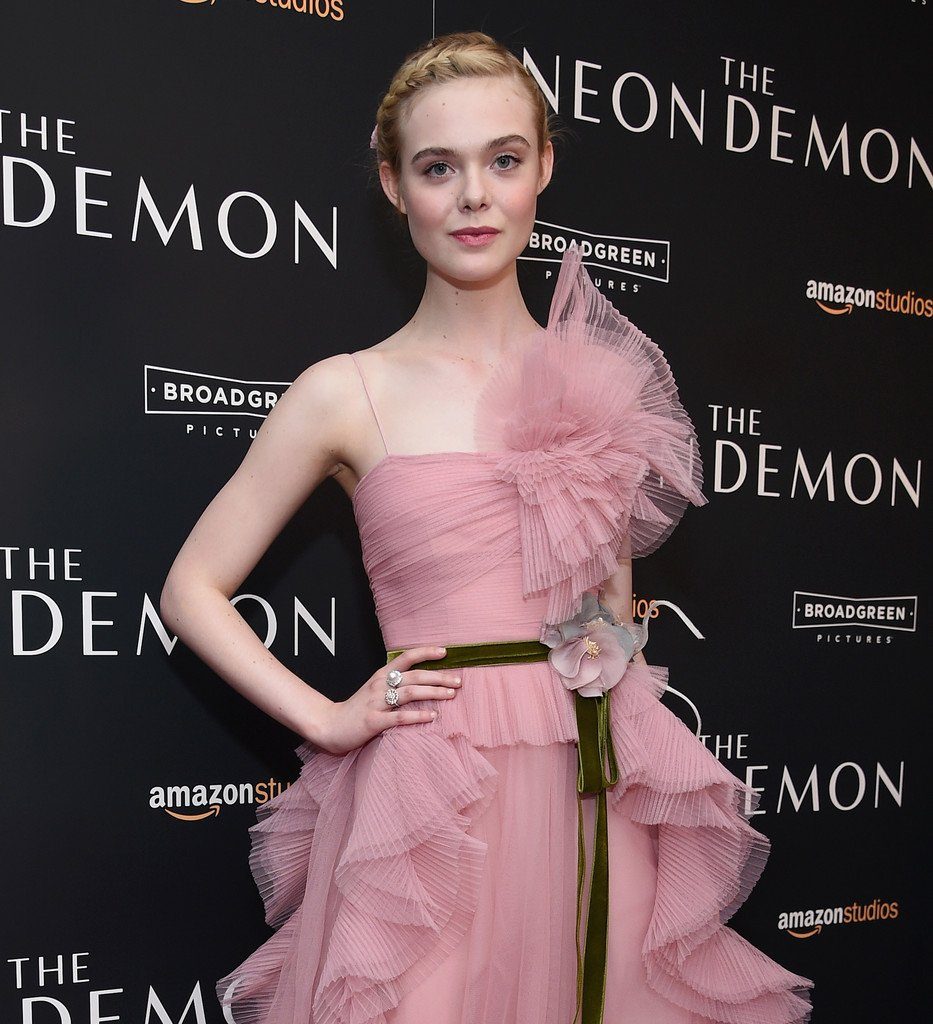 elle-fanning-in-gucci-at-the-neon-demon-new-york-premiere