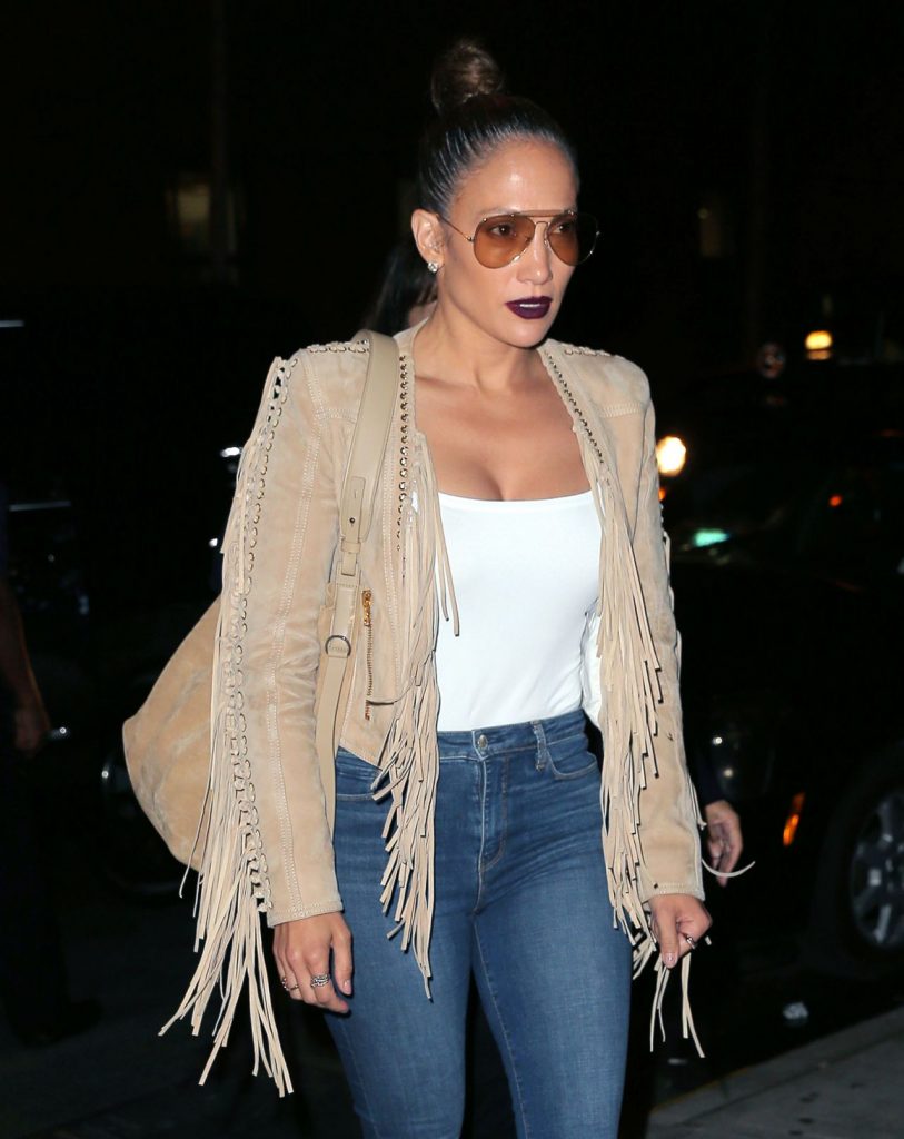 jennifer-lopez-in-tight-jeans-out-in-new-york-city-june-2016-10