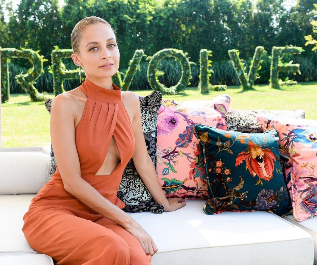 nicole-richie-sports-sultry-look-hosting-house-harlow-1960-revolve-party-hamptons