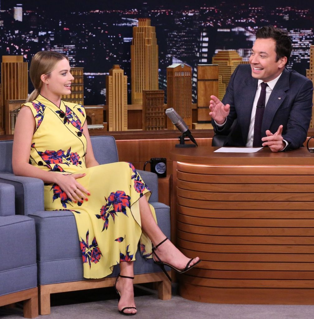  margot-robbie-in-proenza-schouler-at-he-tonight-show-starring-jimmy-fallon