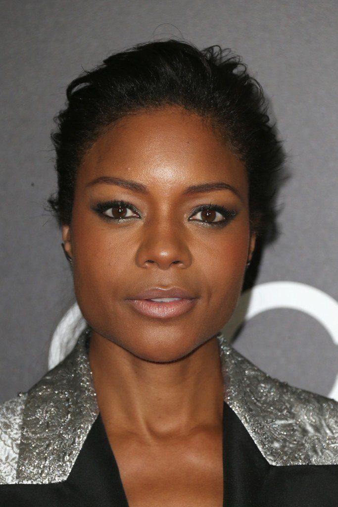 naomie-harris-in-gucci-at-hollywood-film-awards