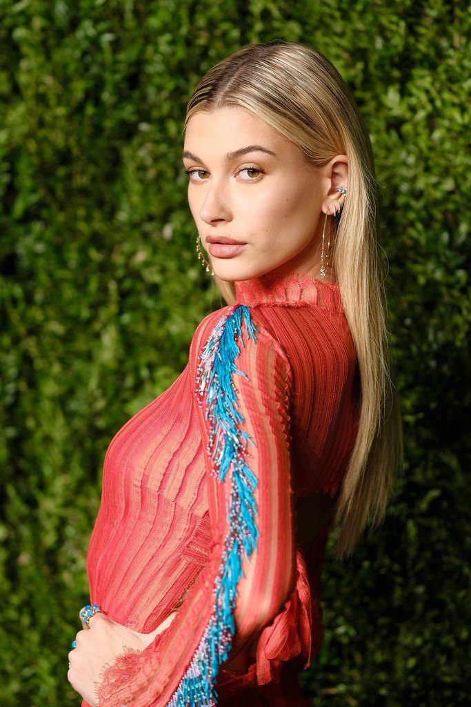 hailey-baldwin-in-baja-east-at-the-2016-cfdavogue-fashion-fund-awards