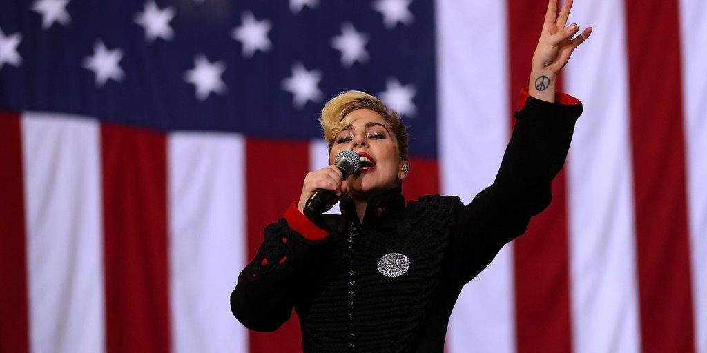 lady-gaga-wears-michael-jackson-jacket-to-final-hillary-clinton-rally-before-election