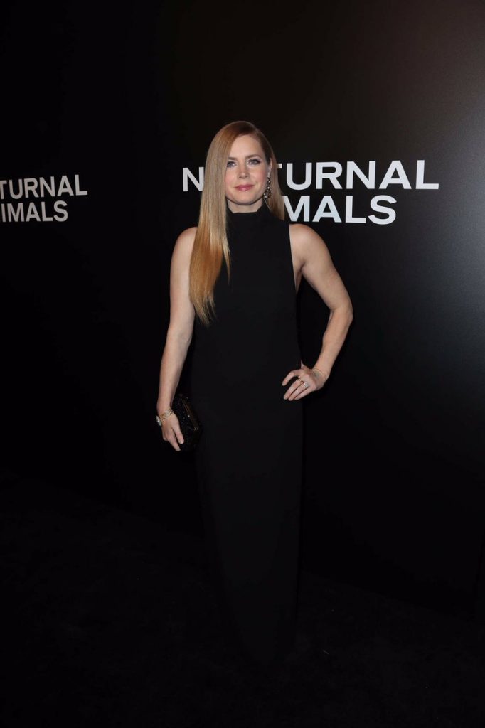 amy-adams-in-tom-ford-at-nocturnal-animals-la-premiere