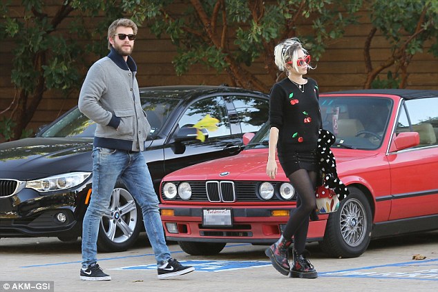 miley-cyrus-in-marc-by-marc-jacobs-arriving-at-nobu-malibu