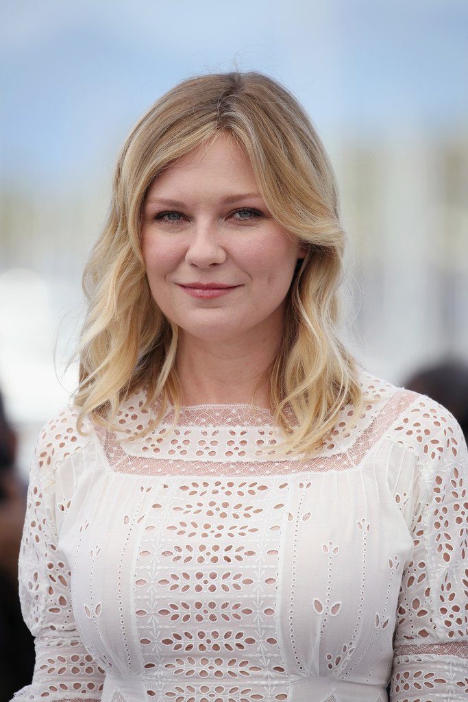 Kirsten Dunst In Loewe – The ” Beguiled “Cannes Film Festival Photocall