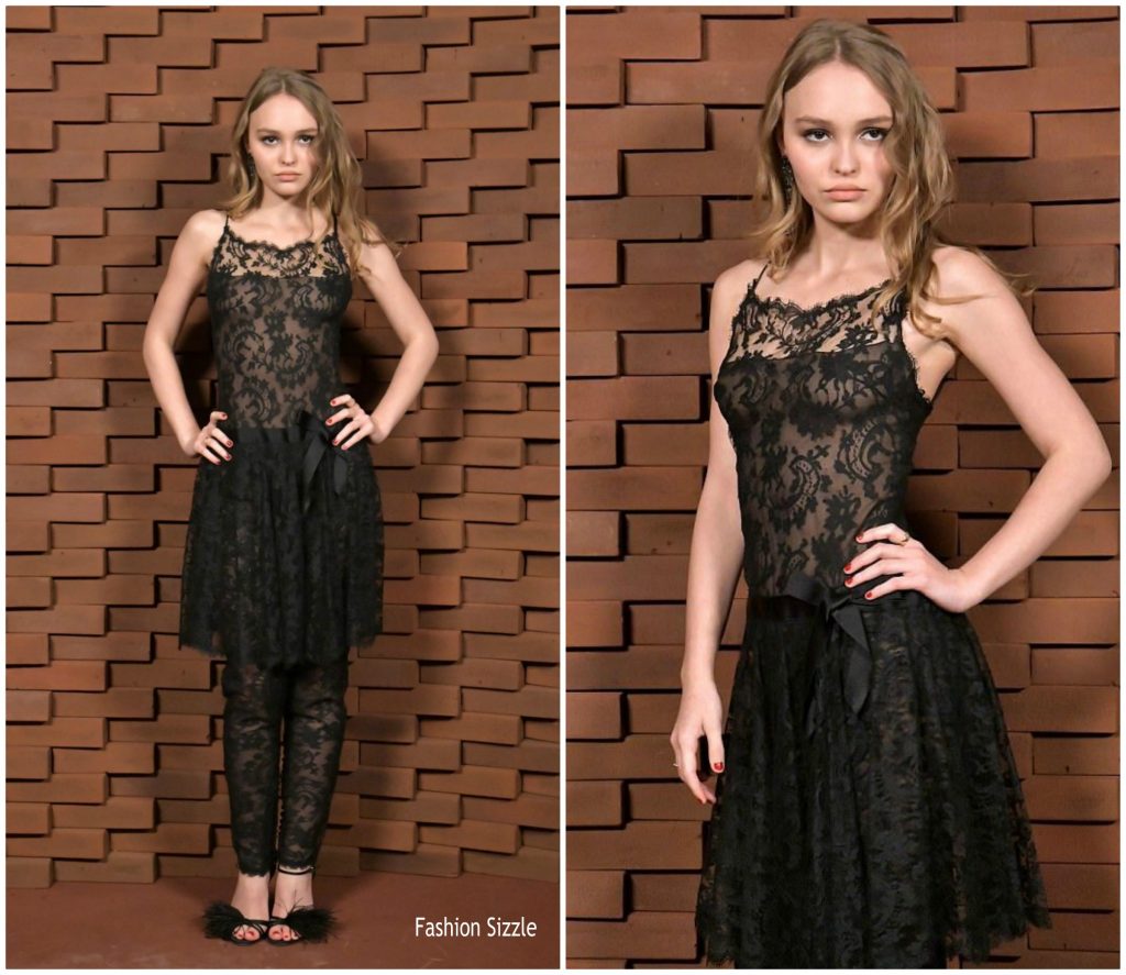 Lily Rose Depp in Chanel – Chanel Metiers d'Art Show in Hamburg