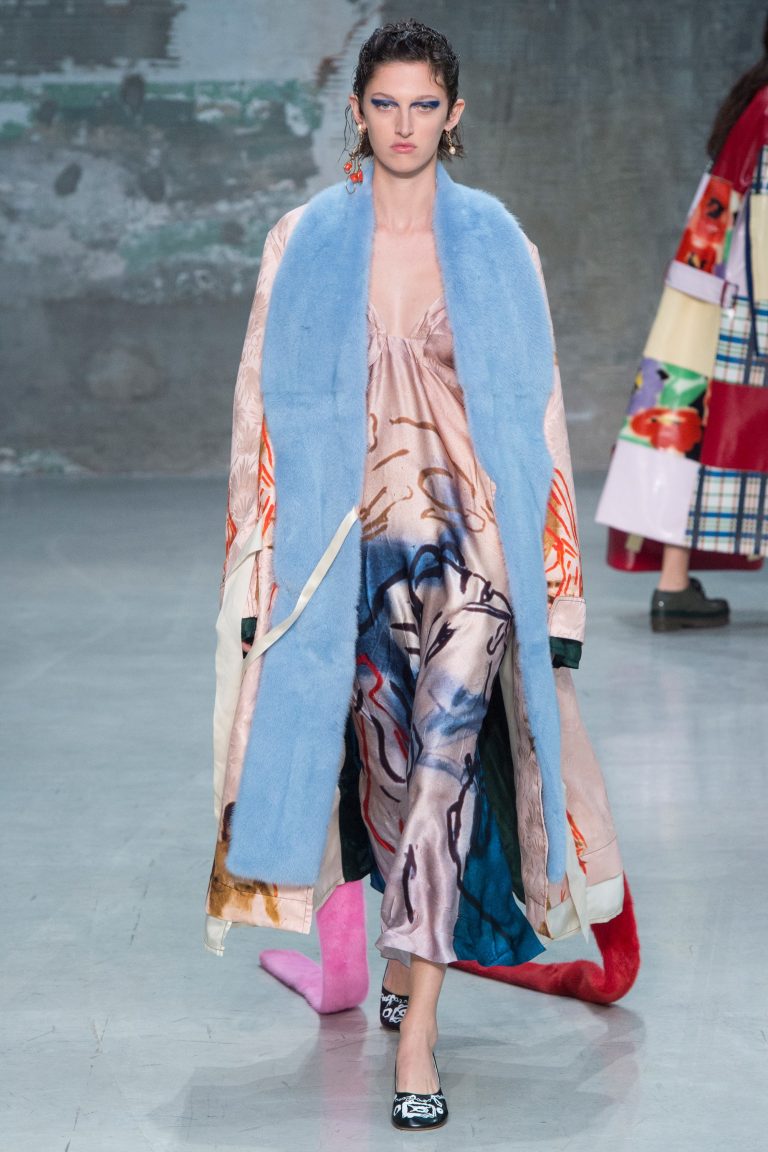 Spring 2018 Runway Fashion Trend – Robes