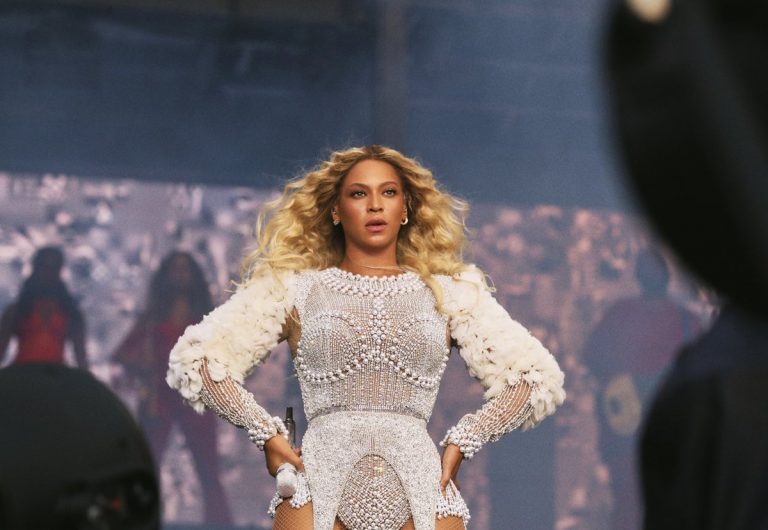 Beyonce Knowles In Balmain @ ‘On The Run II’ Tour Paris - Red carpet ...