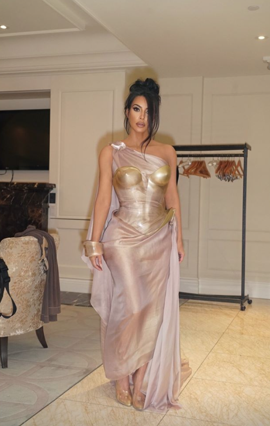 Kim Kardashian In Thierry Mugler Haute Couture @ Thierry Mugler