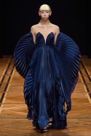 Naomi Campbell In Iris van Herpen Haute Couture @ ‘La Nuit’ by Sofitel ...