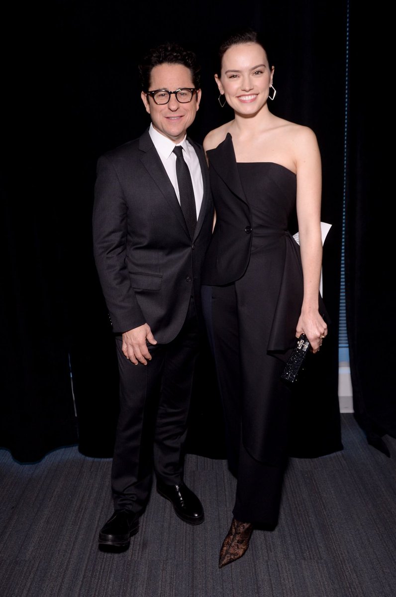 daisy-ridley-in-monse-with-j-j-abrams-@-‘star-wars:-the-rise-of-skywalker’-panel