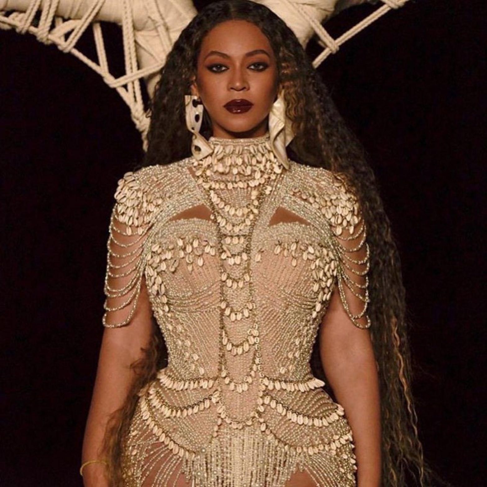 beyonce-knowles-in-alexandrine-for-spirit-music-video