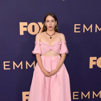 sarah-sutherland-in-kimberly-parker-atelier-@-2019-emmy-awards