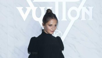 alicia-vikander-in-lbd-louis-vuittons-cruise-2020-seoul-spin-off-show