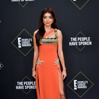 sarah-hyland-in-fausto-puglisi-2019-peoples-choice-awards