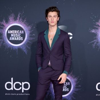 shawn-mendes-in-paul-smith-2019-american-music-awards