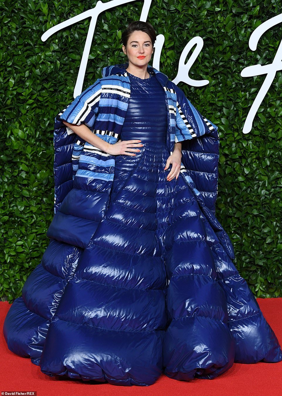 shailene-woodley-in-moncler-1-pierpaolo-piccioli-2019-british-the-fashion-awards