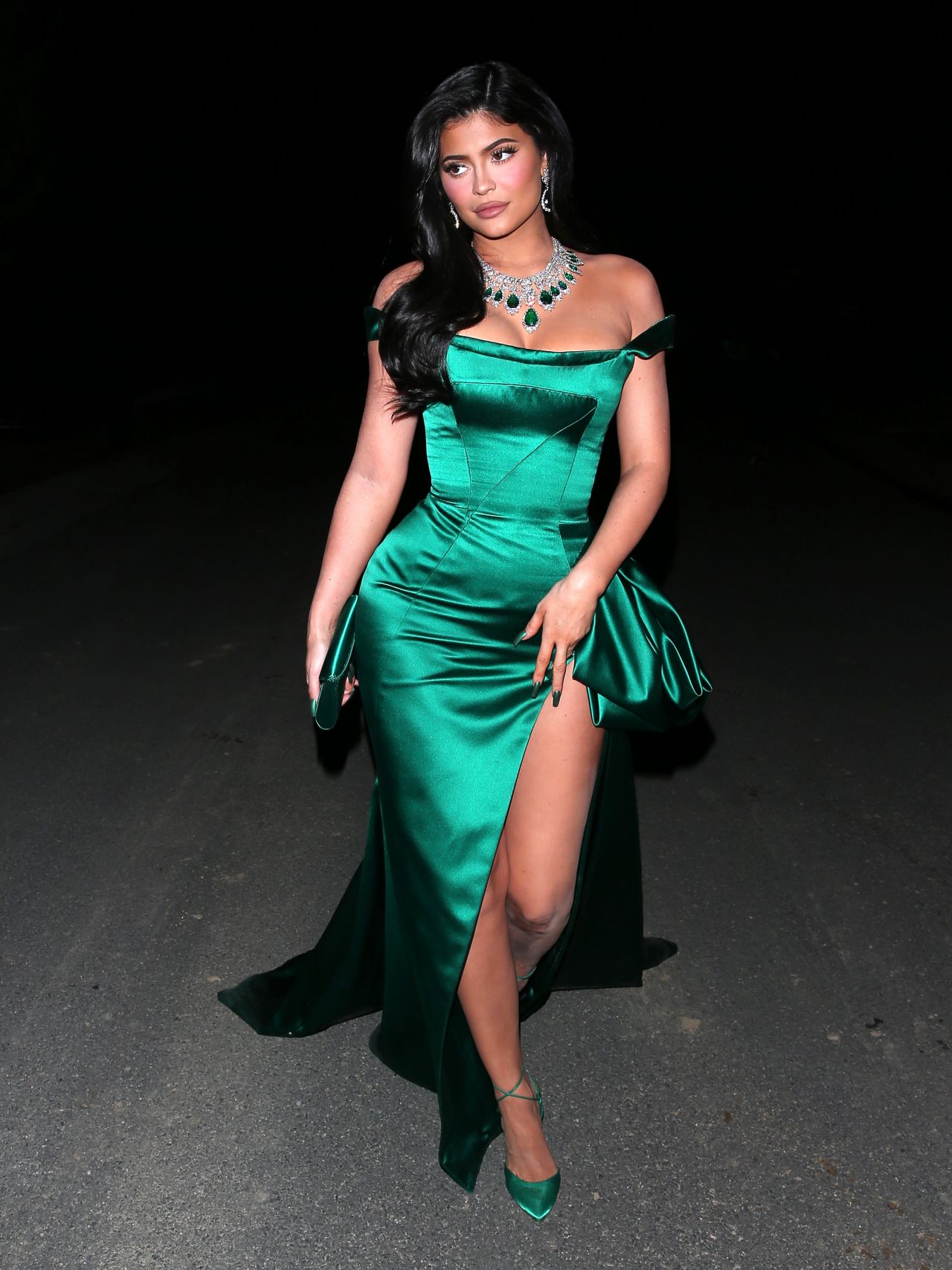 Kylie Jenner In Ralph & Russo   Gown Christmas 2019