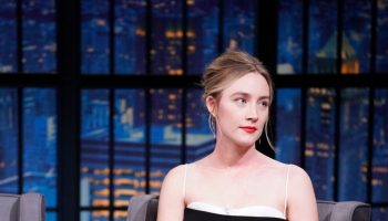 saoirse-ronan-in-haney-late-night-with-seth-meyers
