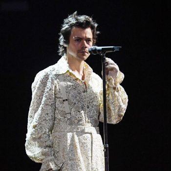 harry-styles-perforrms-in-gucci-brit-awards-2020