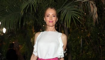 leslie-mann-chanel-in-charles-finch-and-chanel-pre-oscar-awards-2020-dinner