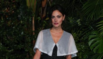 phoebe-tonkin-in-chanel-charles-finch-and-chanel-pre-oscar-awards-2020-dinner