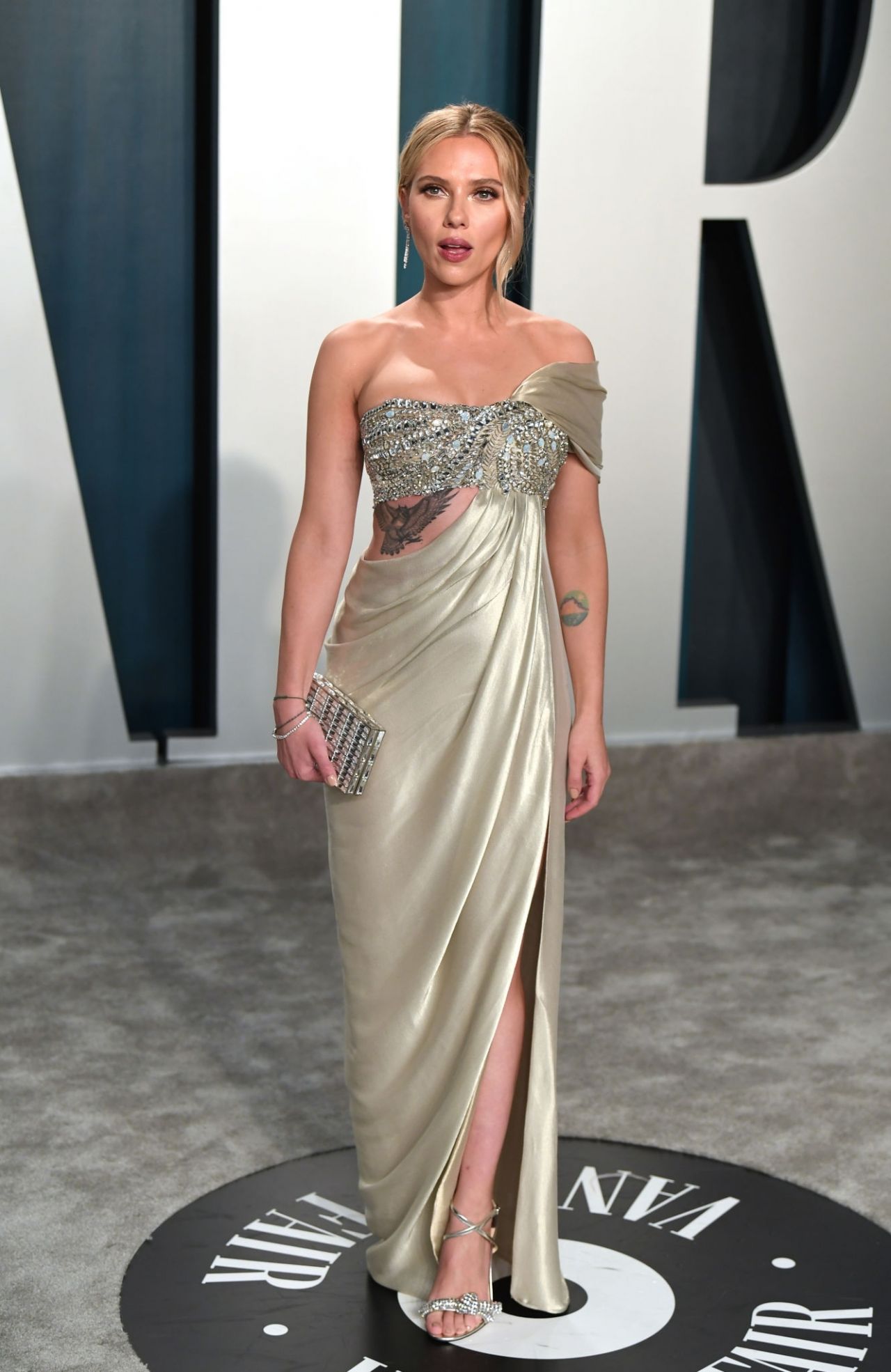 Scarlett Johansson In Oscar De La Renta 2020 Vanity Fair Oscar