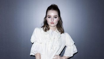 kaitlyn-dever-front-row-louis-vuitton-fall-2020
