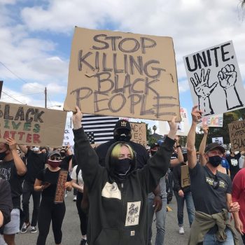 billie-eilish-black-lives-protest-in-los-angeles