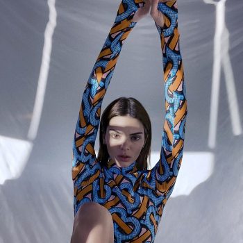 kendall-jenner-takes-self-portraits-for-burberrys-new-campaign