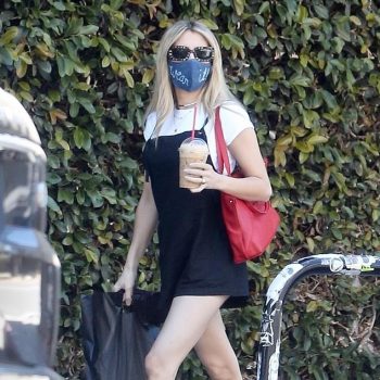 emma-roberts-carries-akris-out-and-about-in-los-angeles