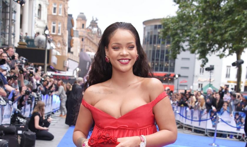 rihanna-uses-artwork-to-encourage-fans-to-vote
