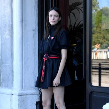 stacy-martin-in-louis-vuitton-arriving-at-the-excelsior-during-the-77th-venice-film-festival