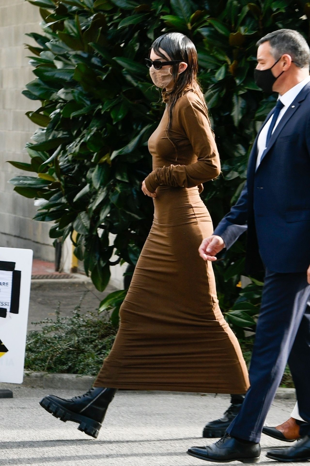 kendall-jenner-in-lemaire-dress-out-in-milan