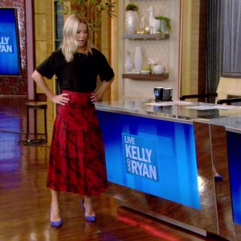 kelly-ripa-in-gucci-skirt-live-with-kelly-ryan
